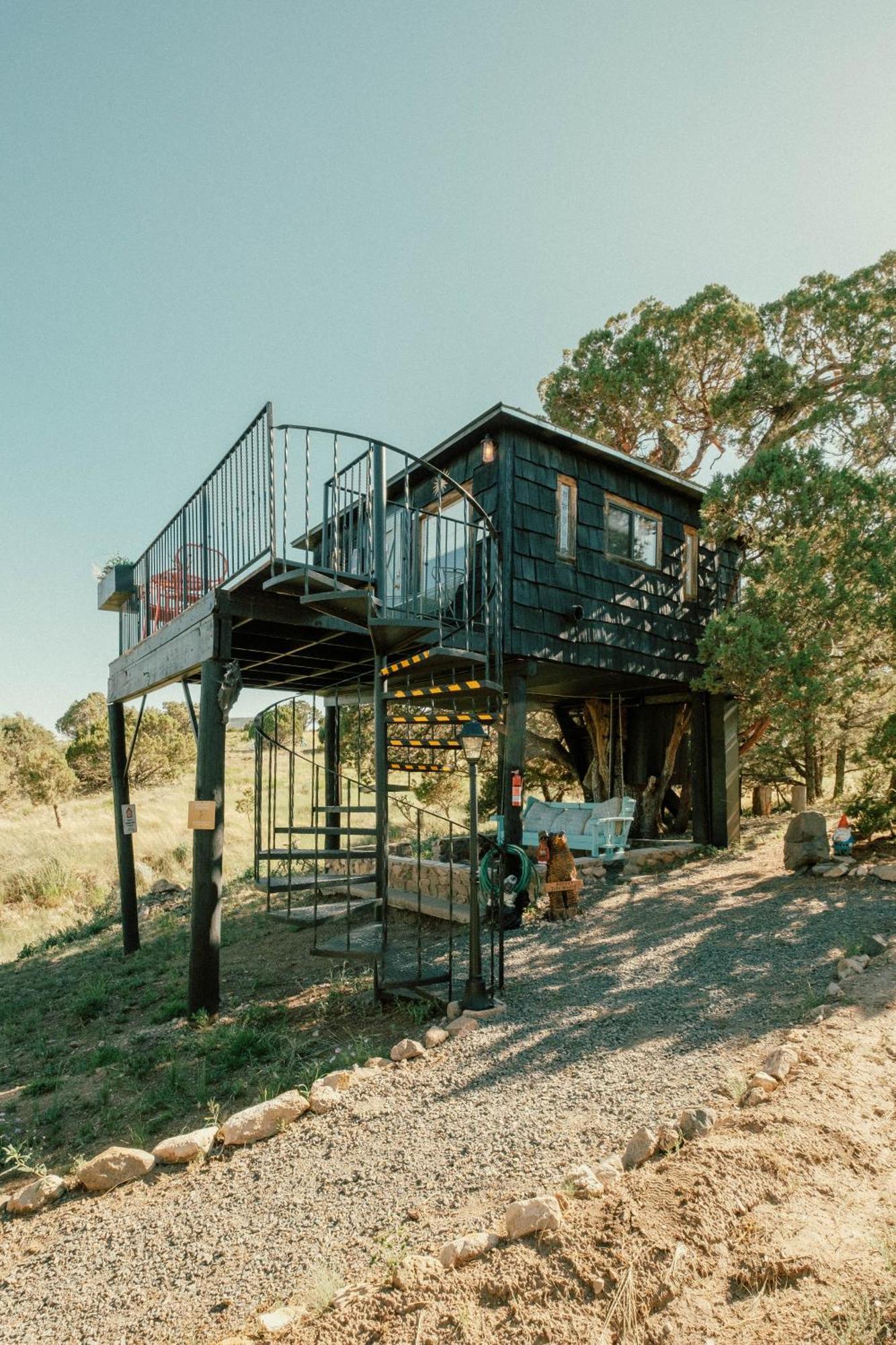 Holiday home Ashley's Treehouse At El Mistico Ranch Nogal